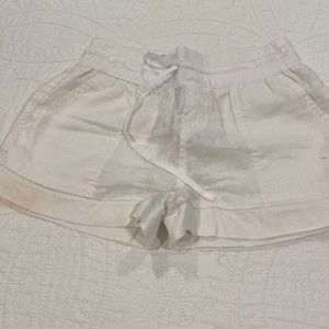 A nice white shirt for the summer new 2 Bebe